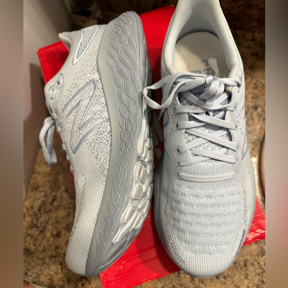 New Balance Light Gray Running Shoes - Picture 4 of 6